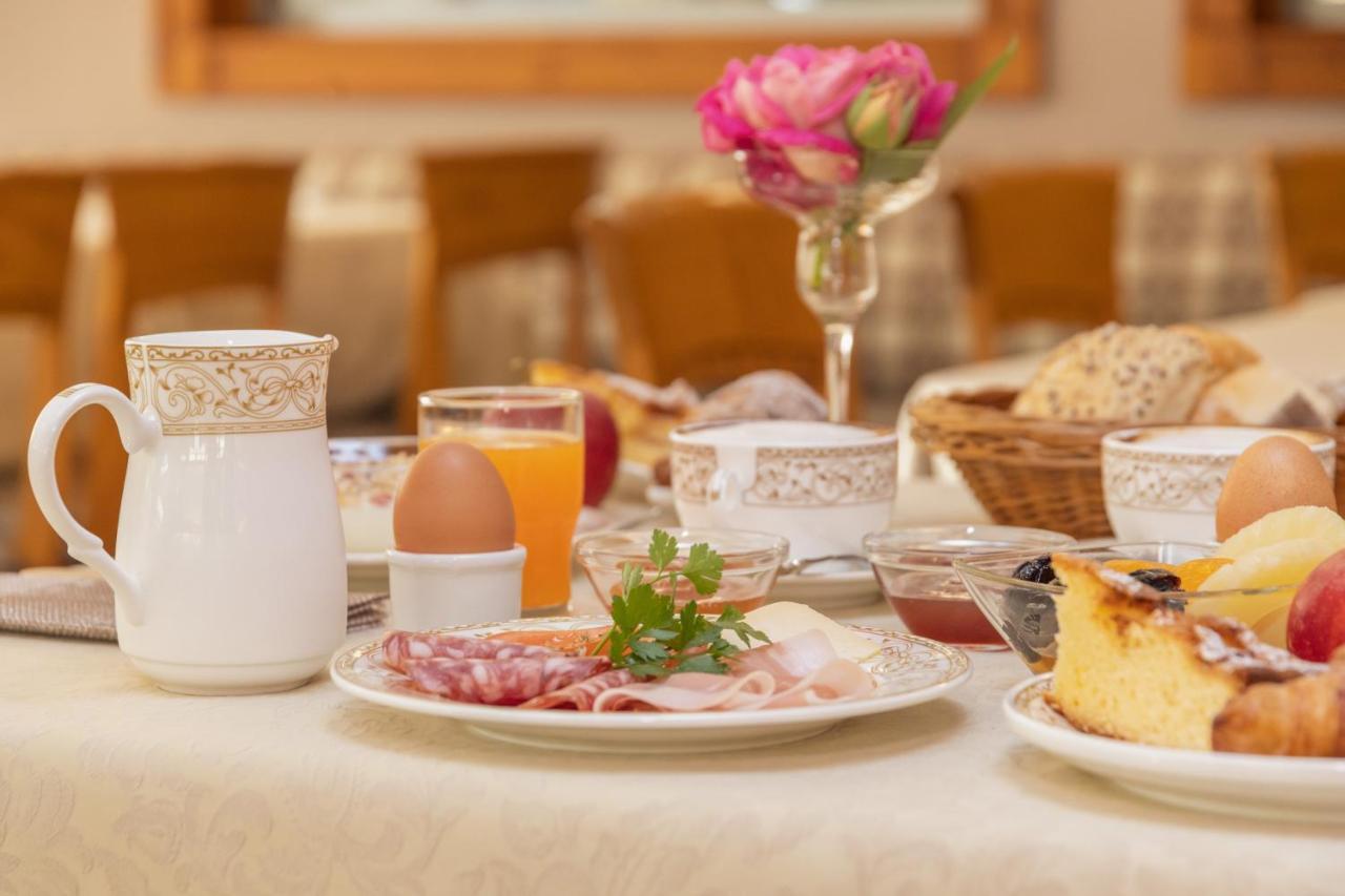 Pippo Hotel Terzolas Kültér fotó